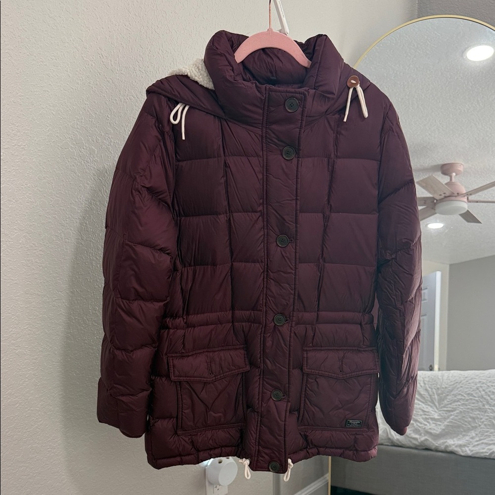 Abercrombie & Fitch Women's Puffer Jacket - Burgundy